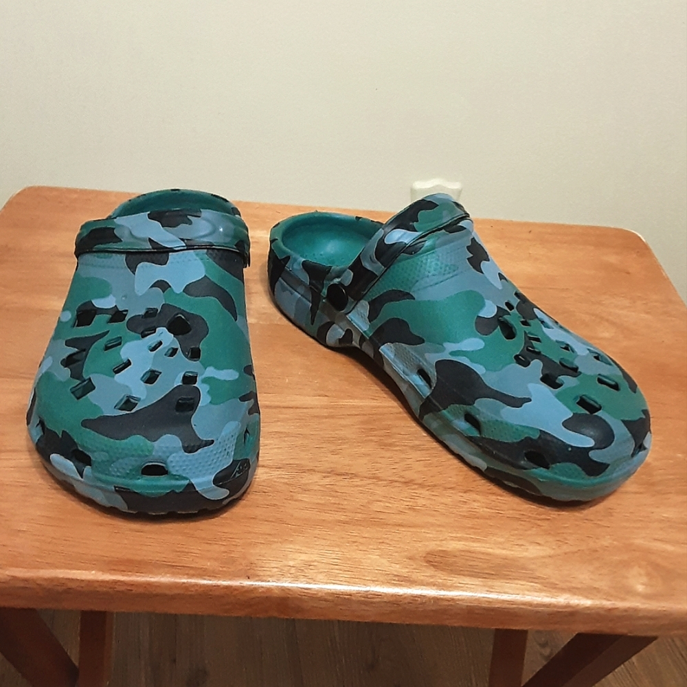 Men Rugged Clogs Size S 7/8